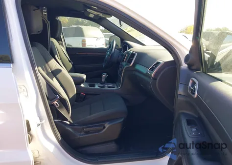 2018 Jeep Grand Cherokee Laredo E 4X4 from USA, damaged, VIN 1C4RJFAGXJC504400